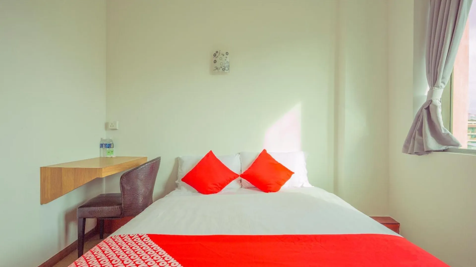 Super Oyo 218 Storytel Hotel Kota Kinabalu